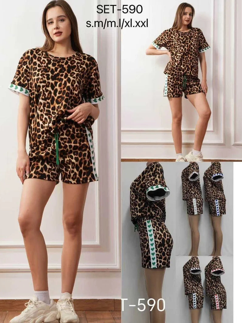 Ensemble sporty léopard à bandes détails cœurs (x12)