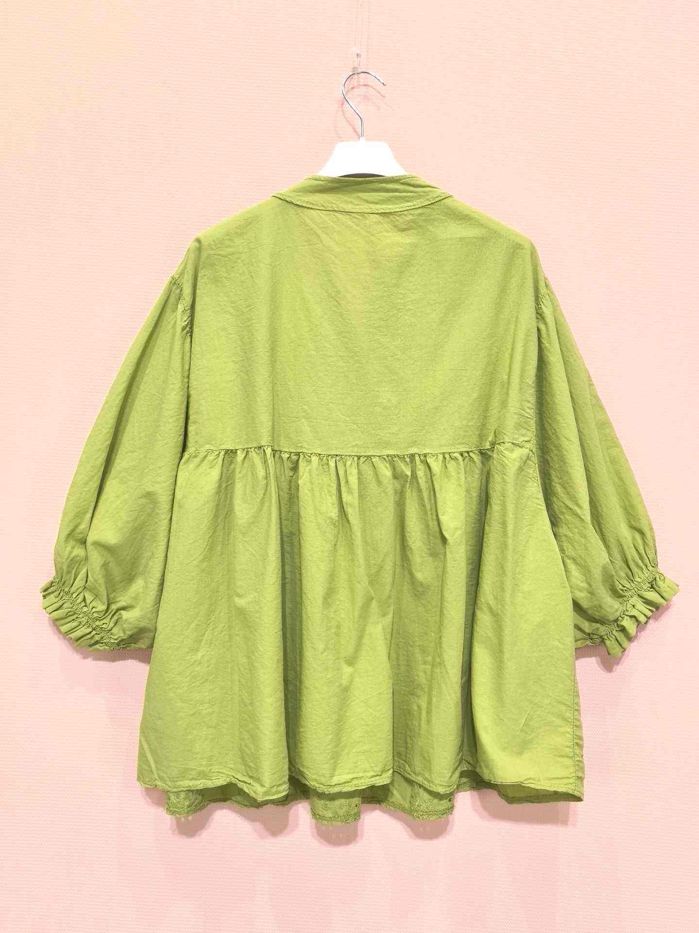 Blouse ample brodée manches bouffantes(x8)