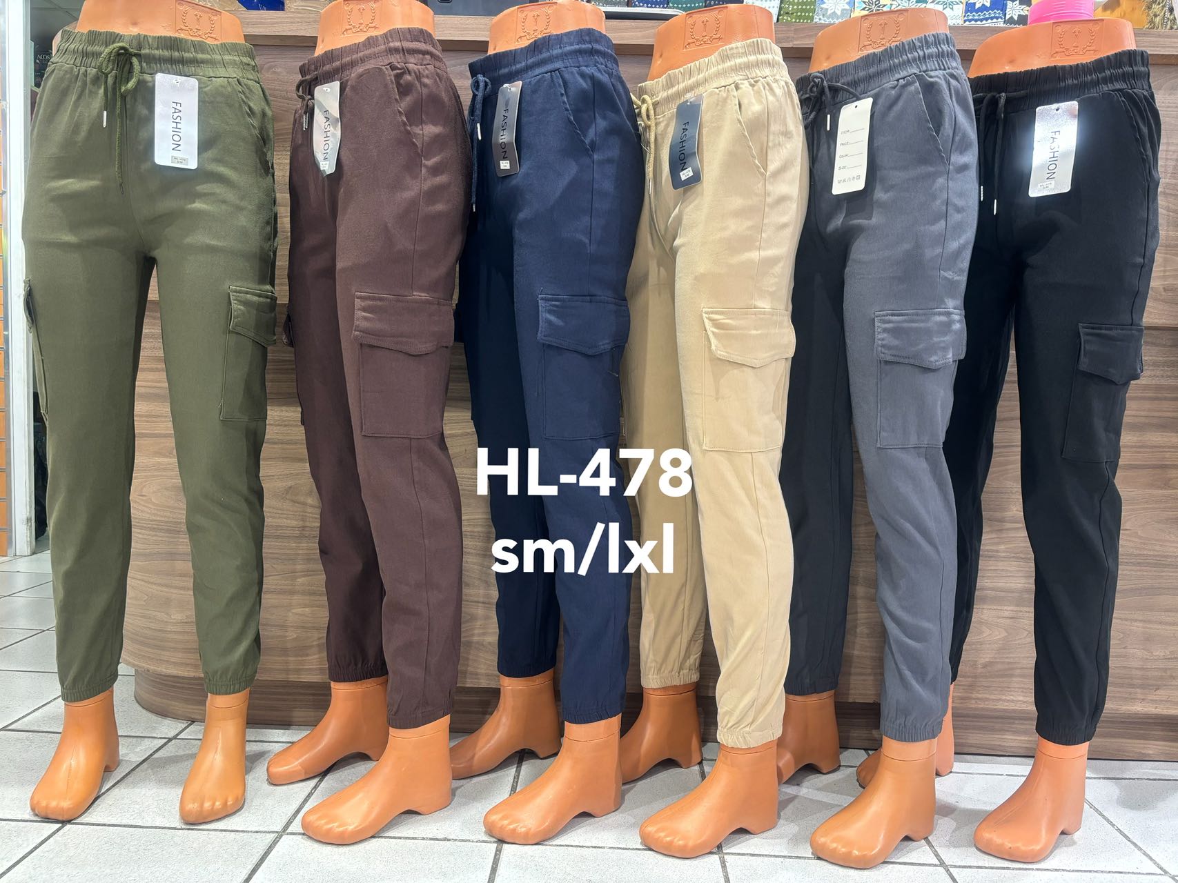 Joggings avec poche en déco (x12)