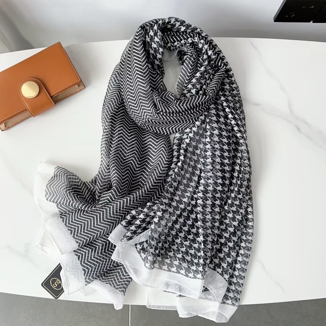 Foulards touche soie motif mélange(x12)