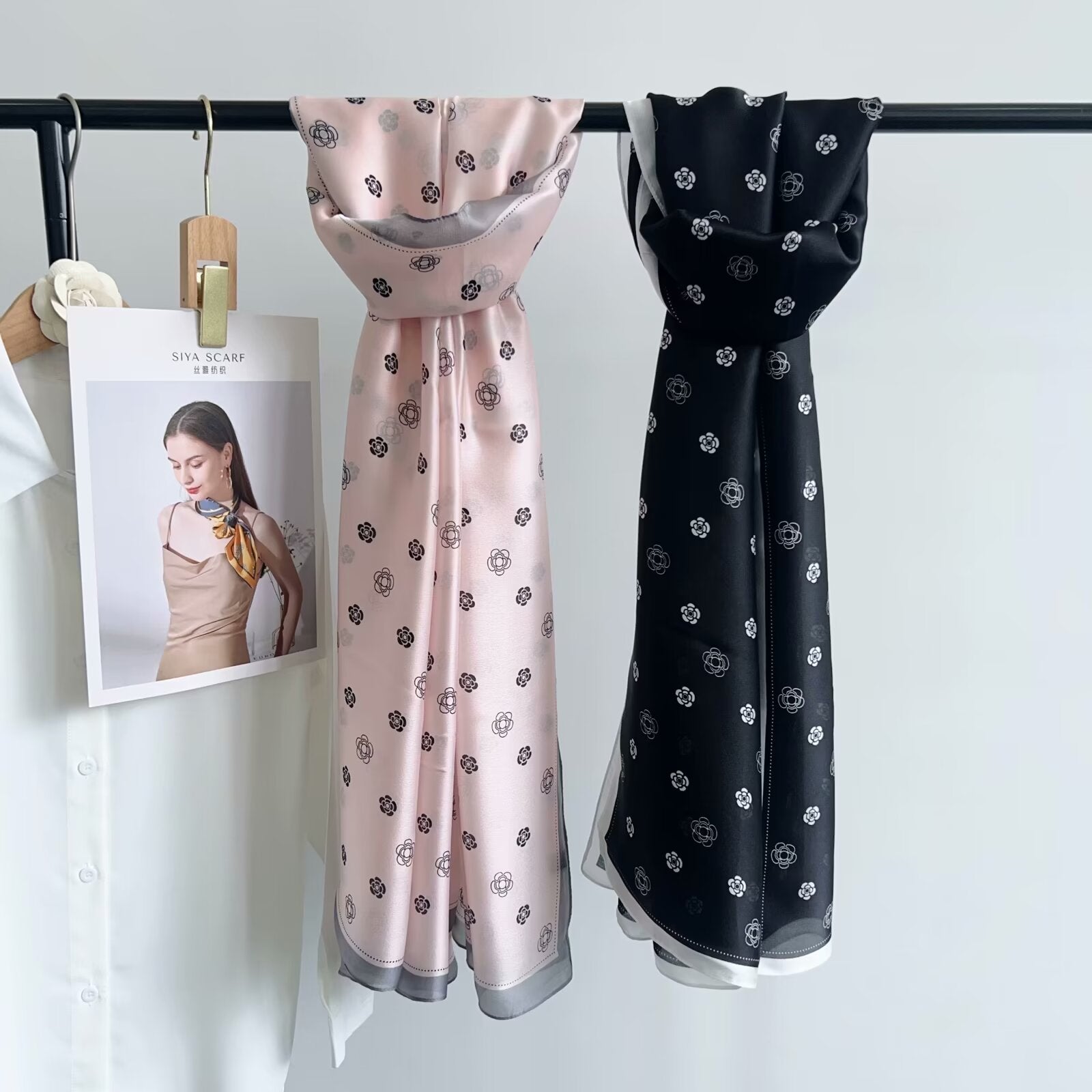 Foulards touche soie motif mélange(x12)