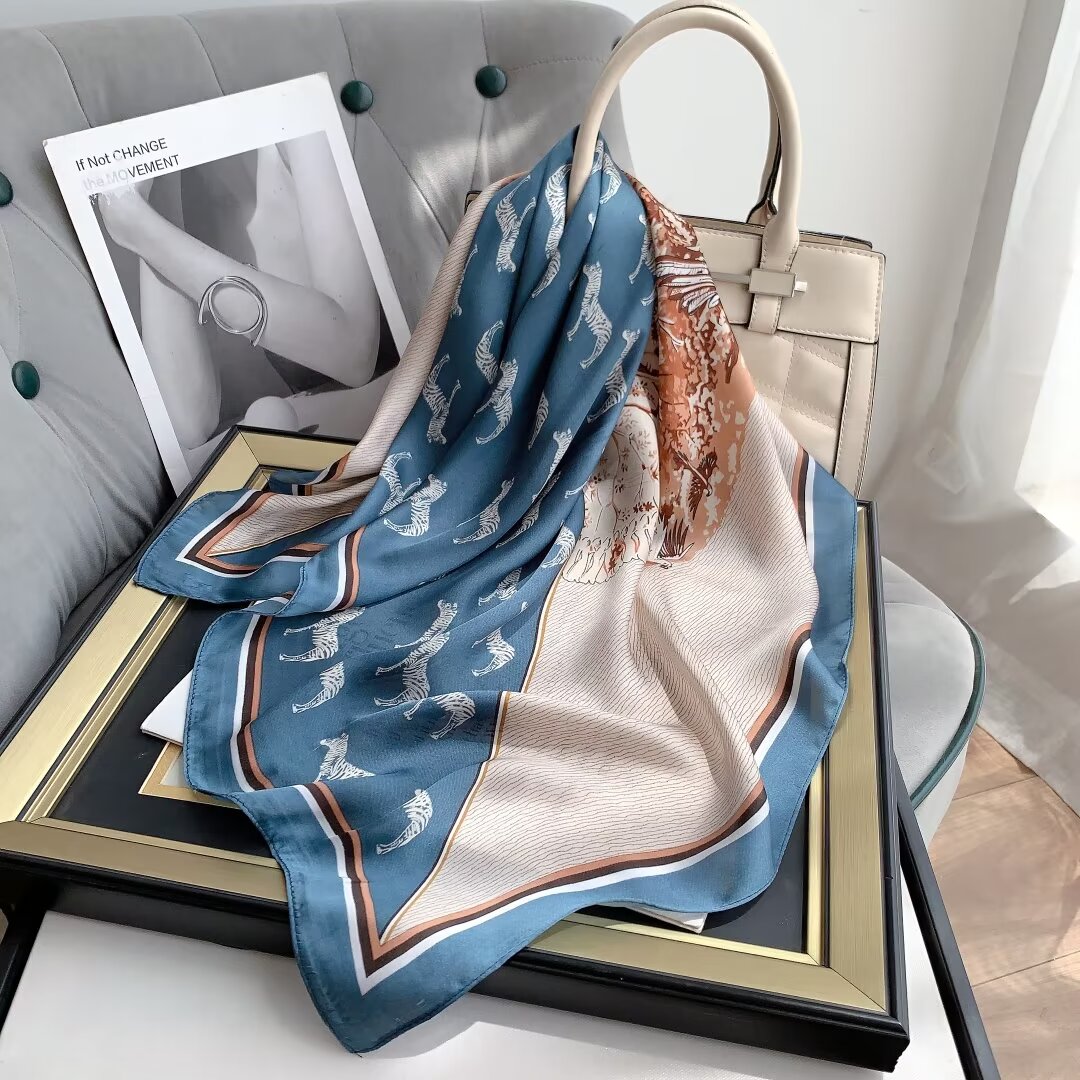 Foulard Carré touche soie 70cmx70cm (x12)#6