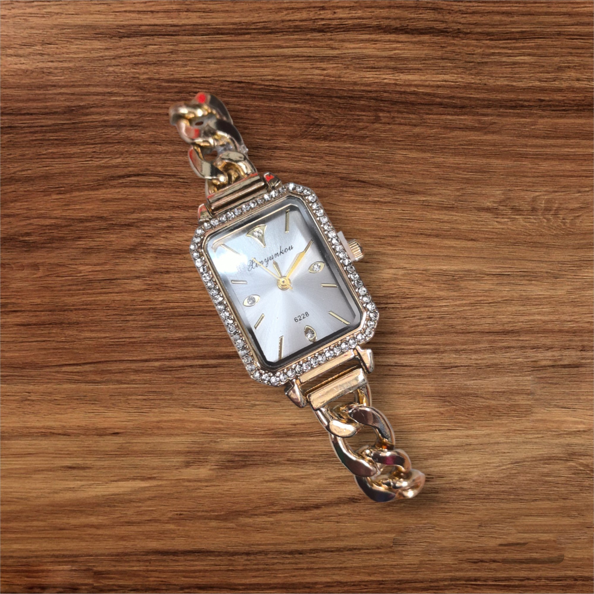 Montres femme bracelets métal Doré 6228A (x5)