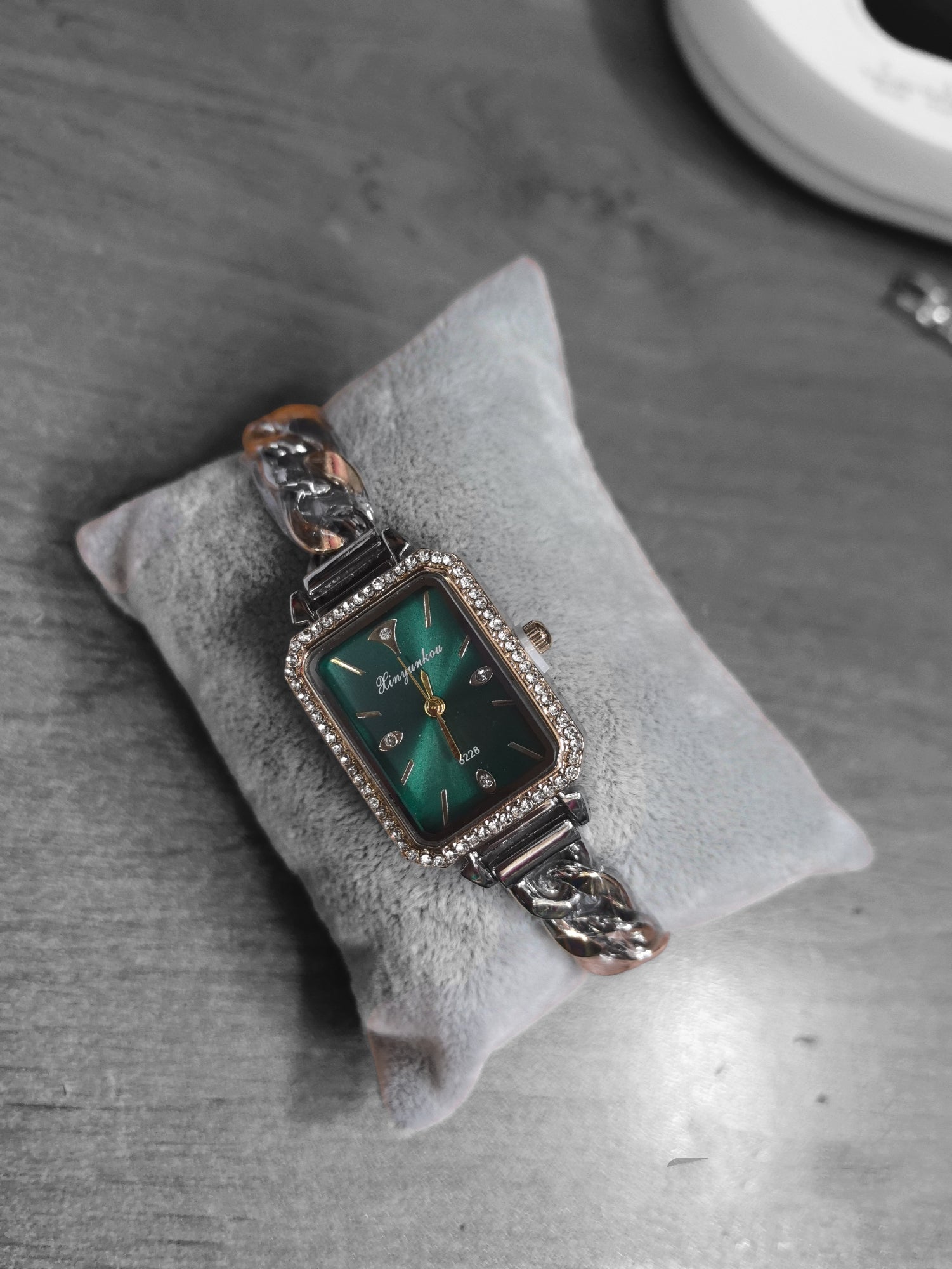 Montres femme bracelets métal 6228B (x5)