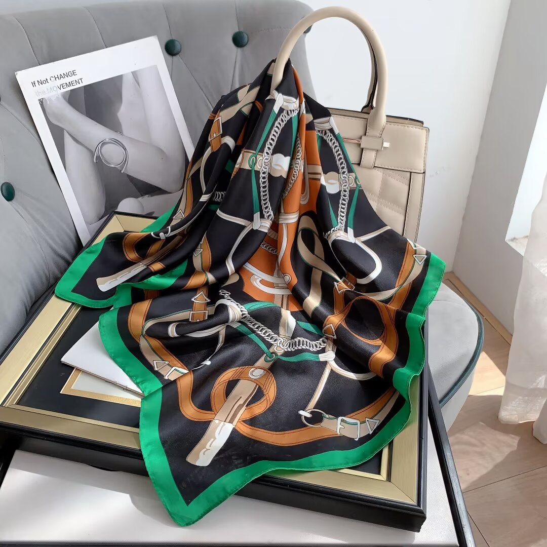 Foulard Carré touche soie 70cmx70cm (x12)#62