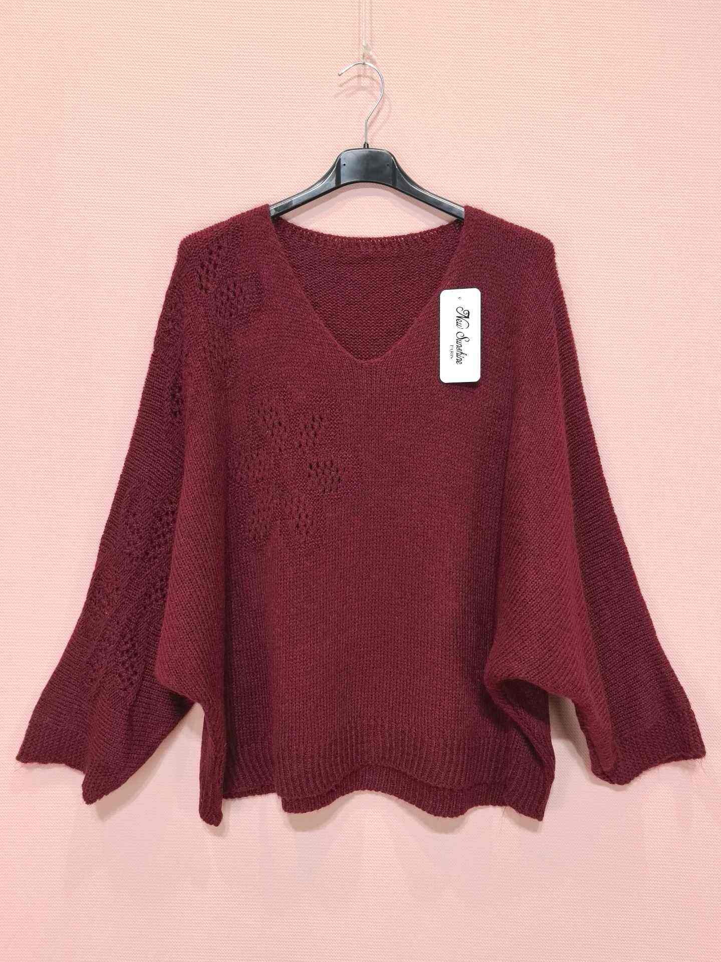 Pull ample manches chauve-souris en maille ajourée florale (x8)