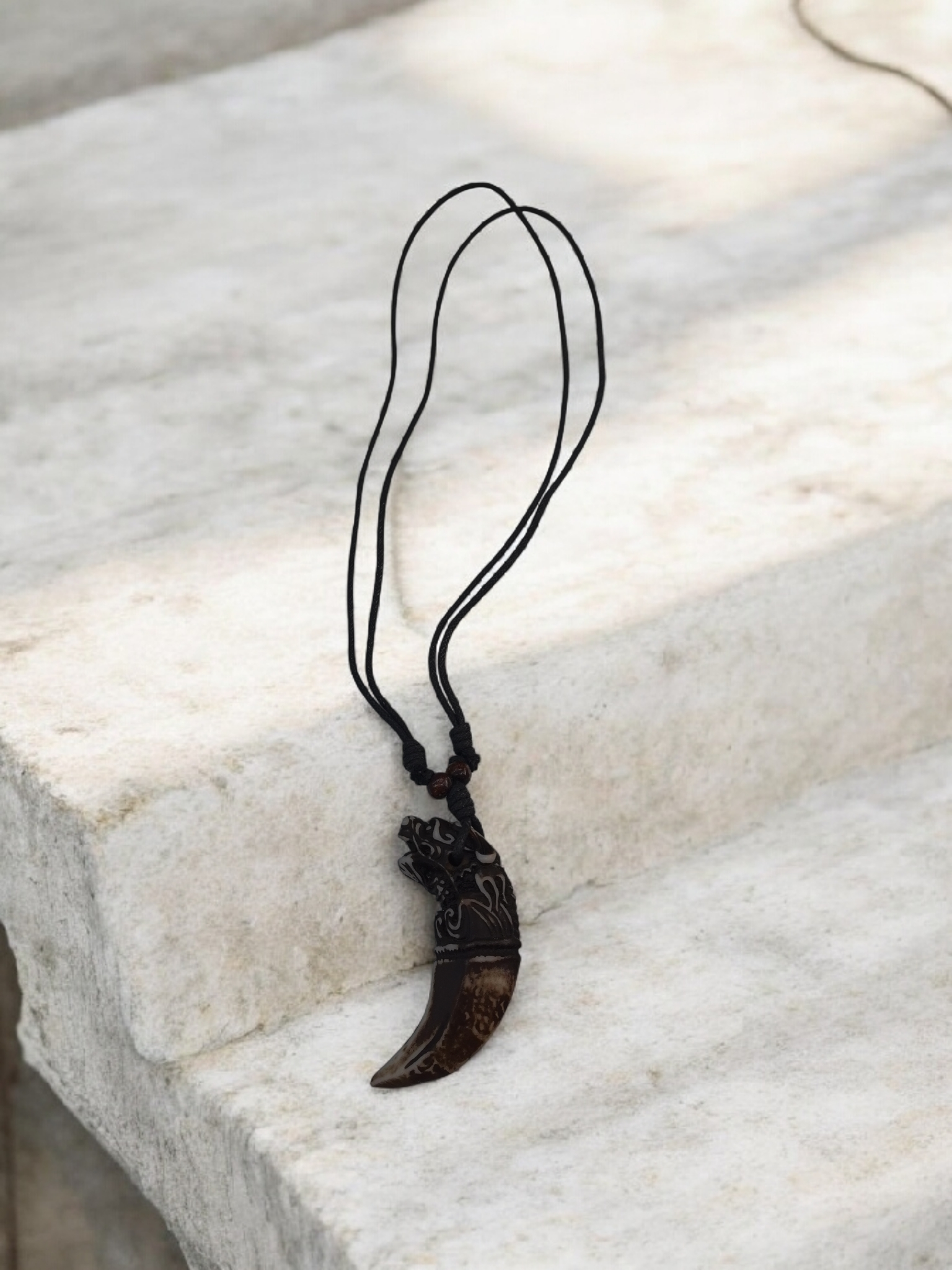 Collier homme résine forme corne loup (x3)