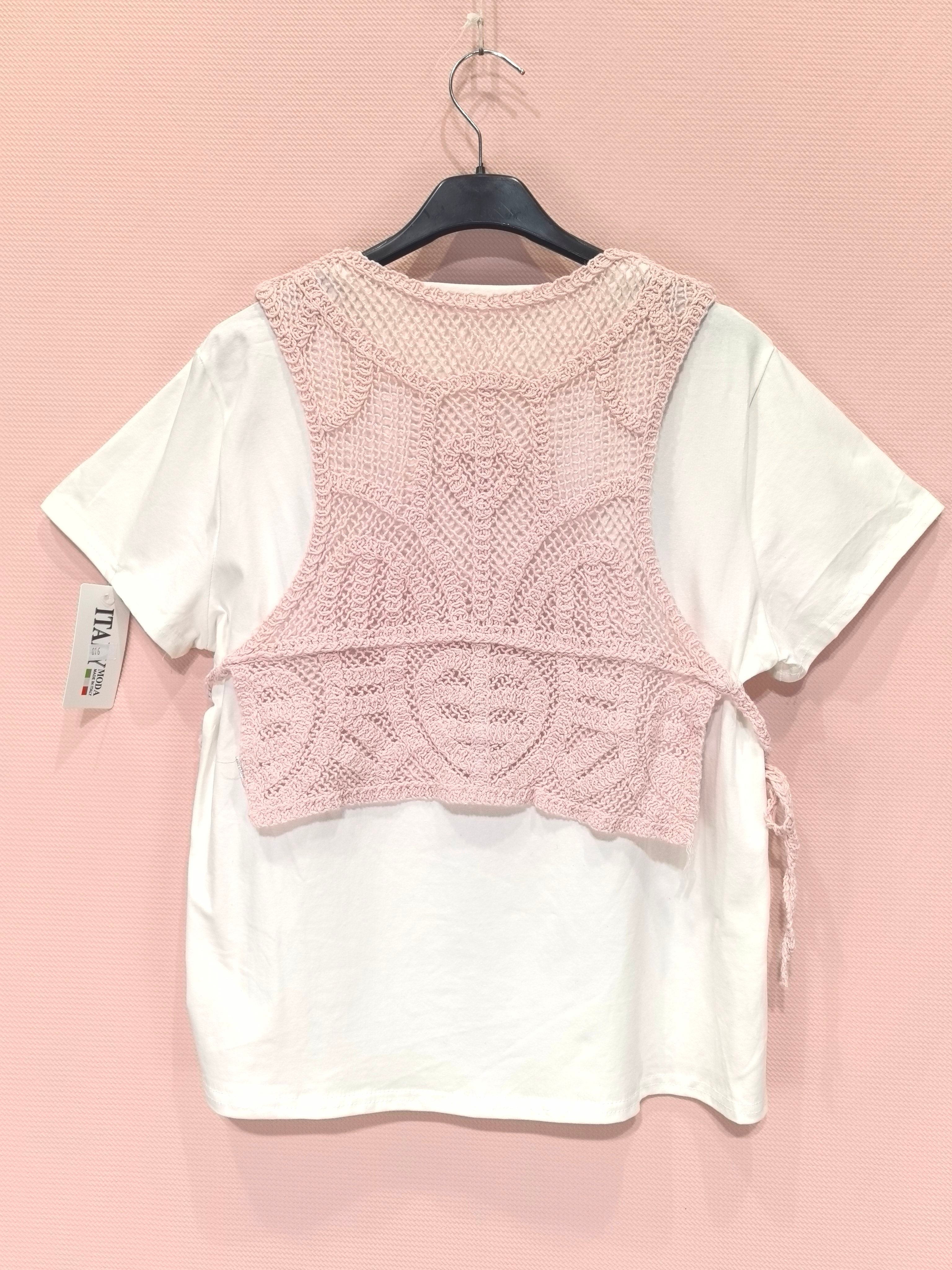 T-shirt blanc avec débardeur crocheté superposé(x8)