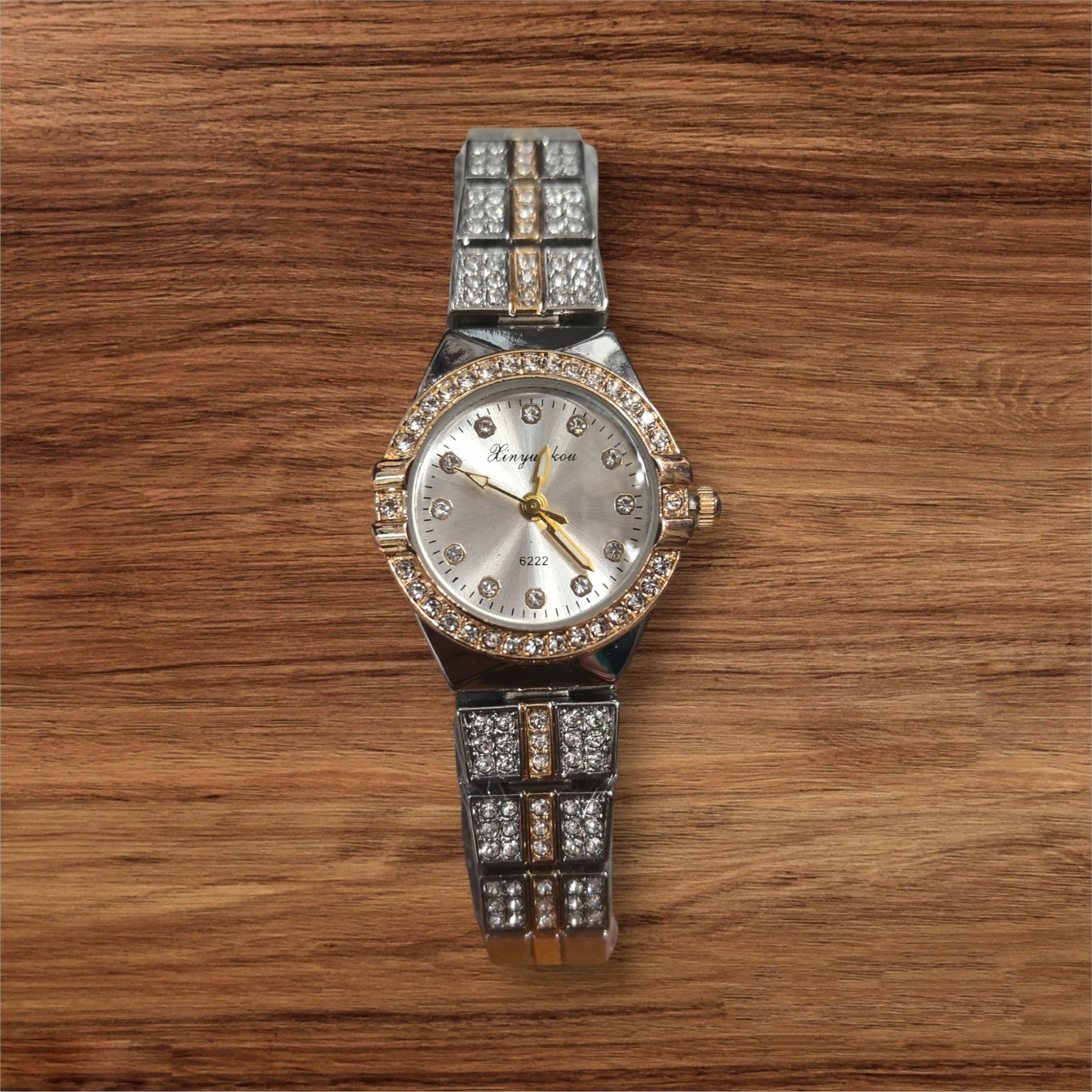 Montres femme bracelets métal 6222A (x5)