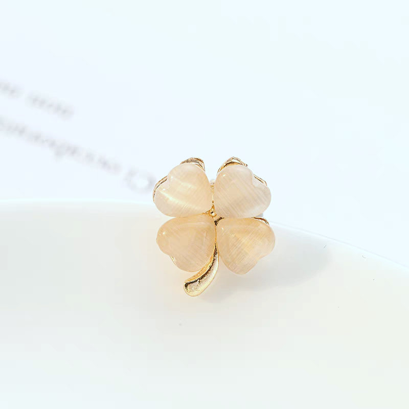 Petit broche en métal avec motif mélange (x12)