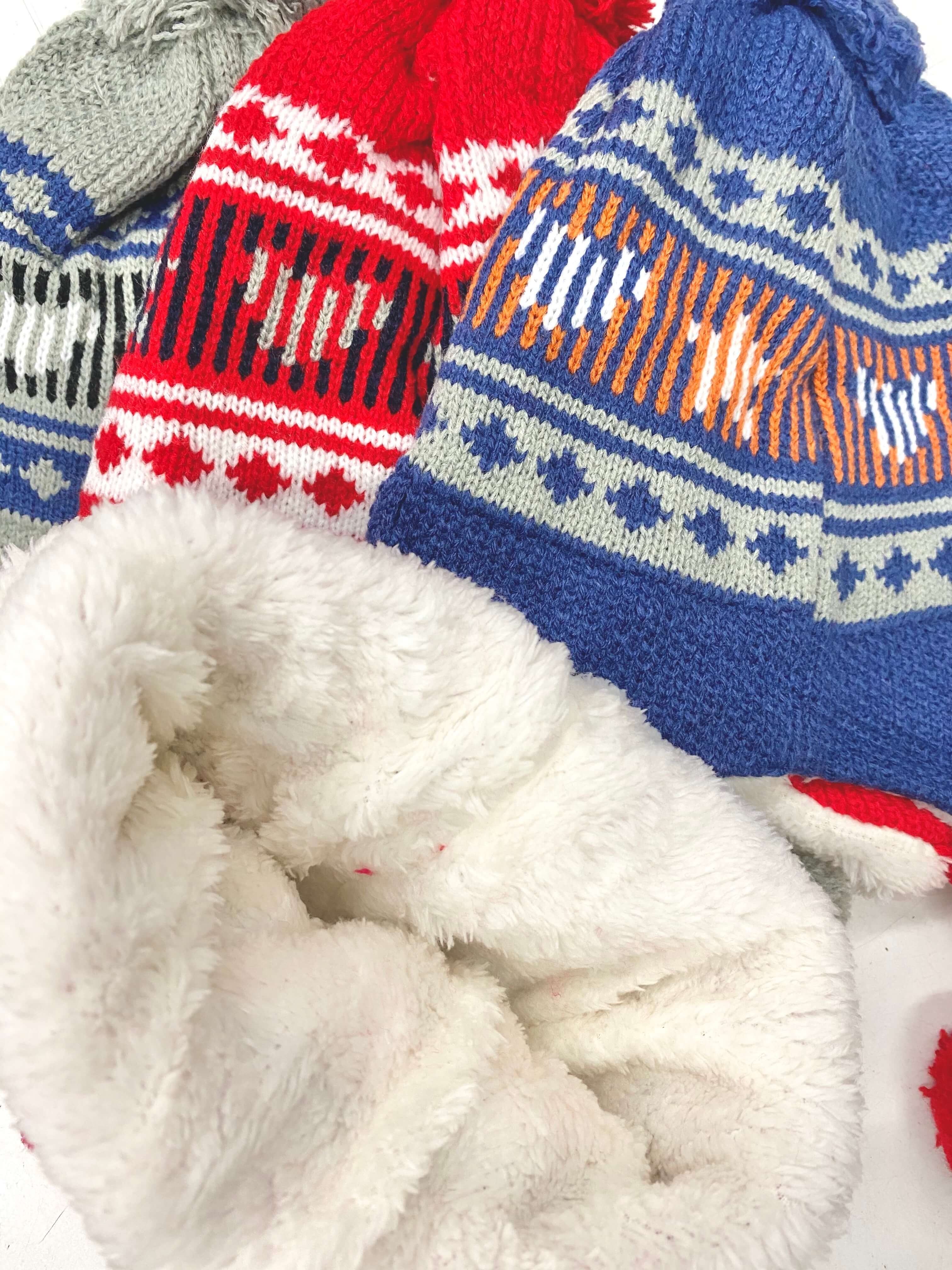 Bonnet cagoule enfant pompon motif 2/6ans (x12)