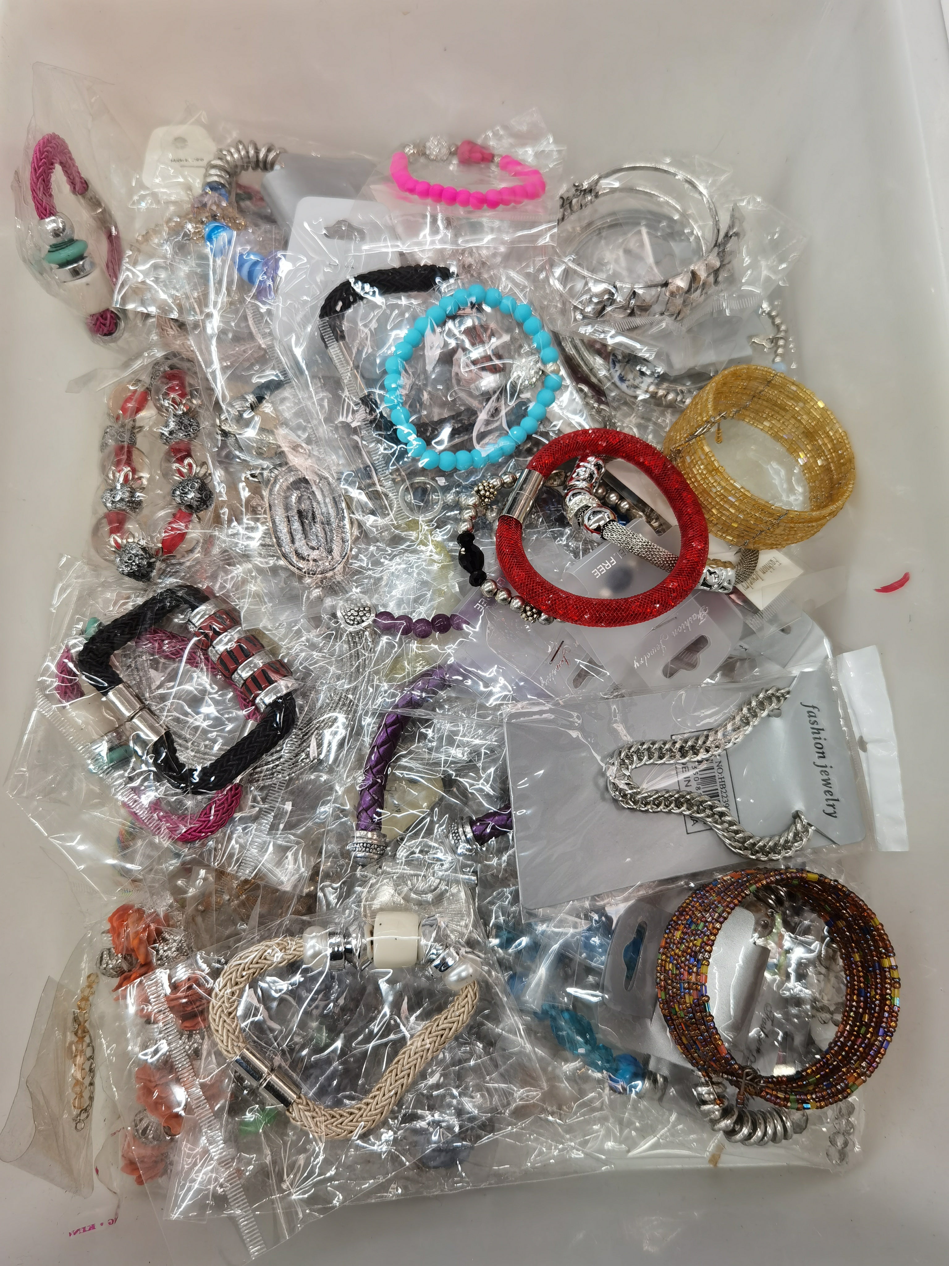 PROMO: lot Bracelet fantaisie mélangées (x100)