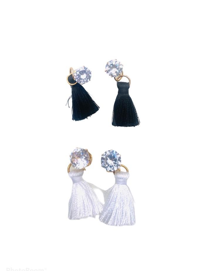 LOT DE 12 - Boucles d'oreilles pendantes pompon frange 0,62€/paire | Grossiste-pro