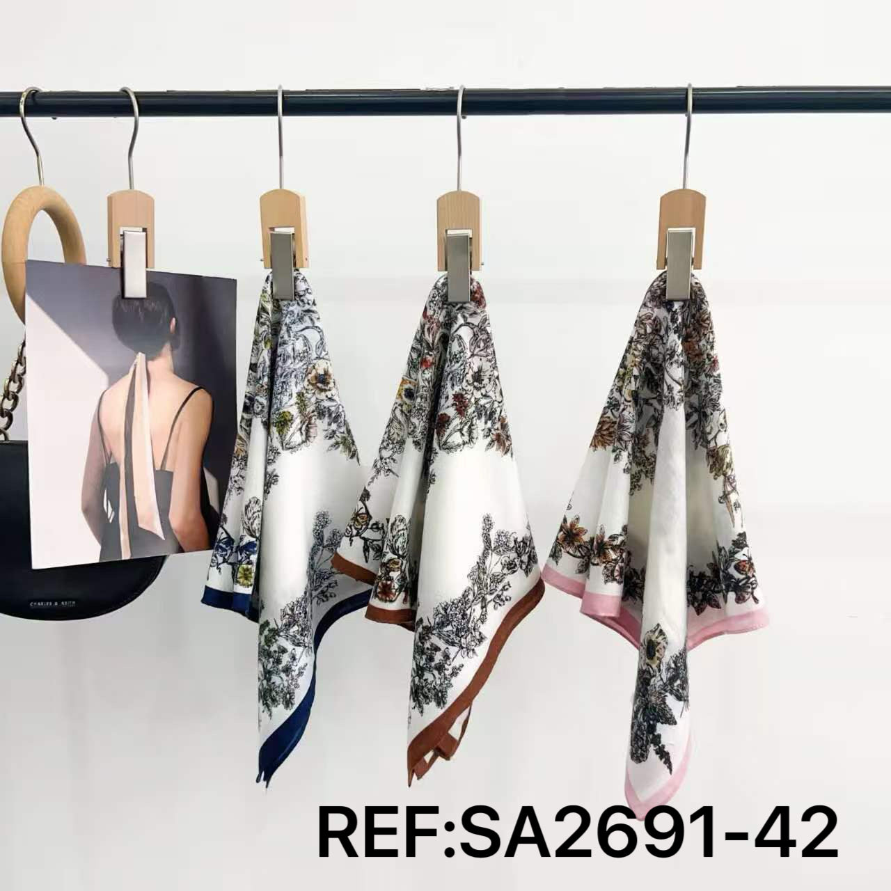 foulard Carré à motifs floraux (x12)#42