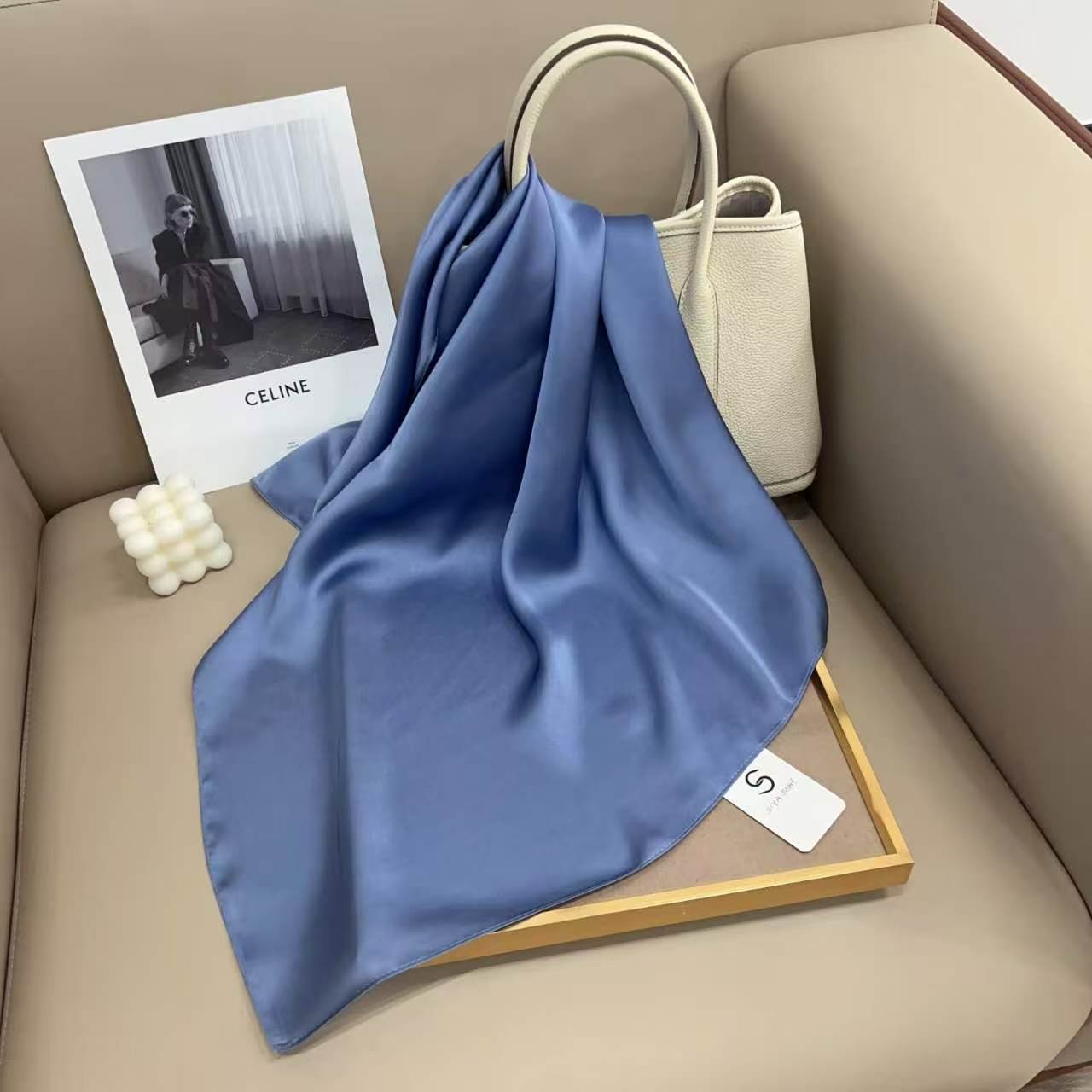 Foulard carré satin soie (x12)