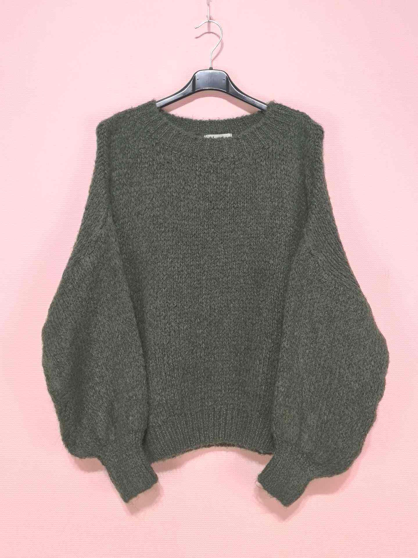 Pull col rond avec manches bouffantes (x6)