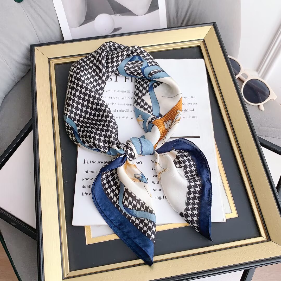 Foulard Carré touche soie 70cmx70cm (x12)#4