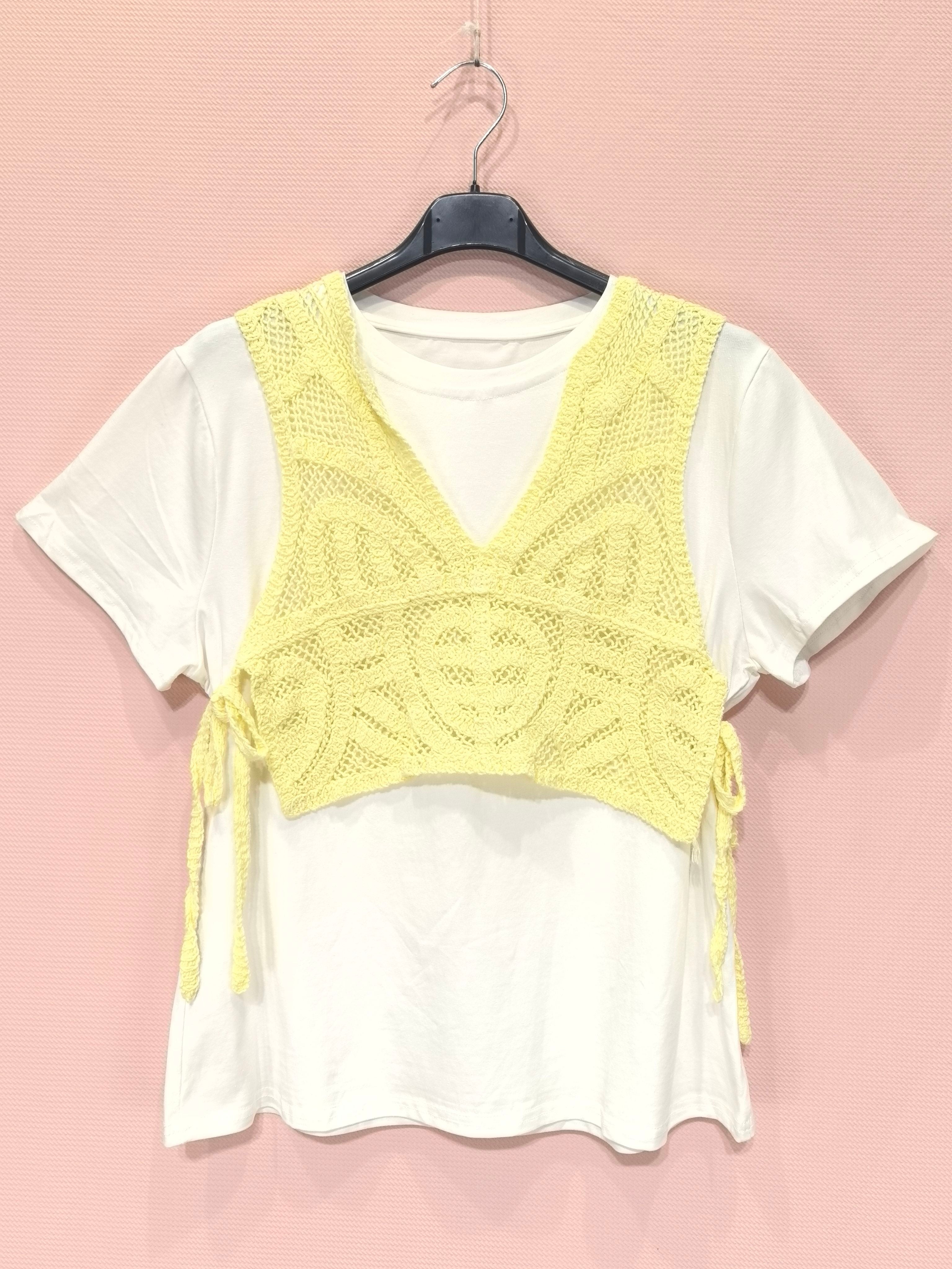 T-shirt blanc avec débardeur crocheté superposé（x8）