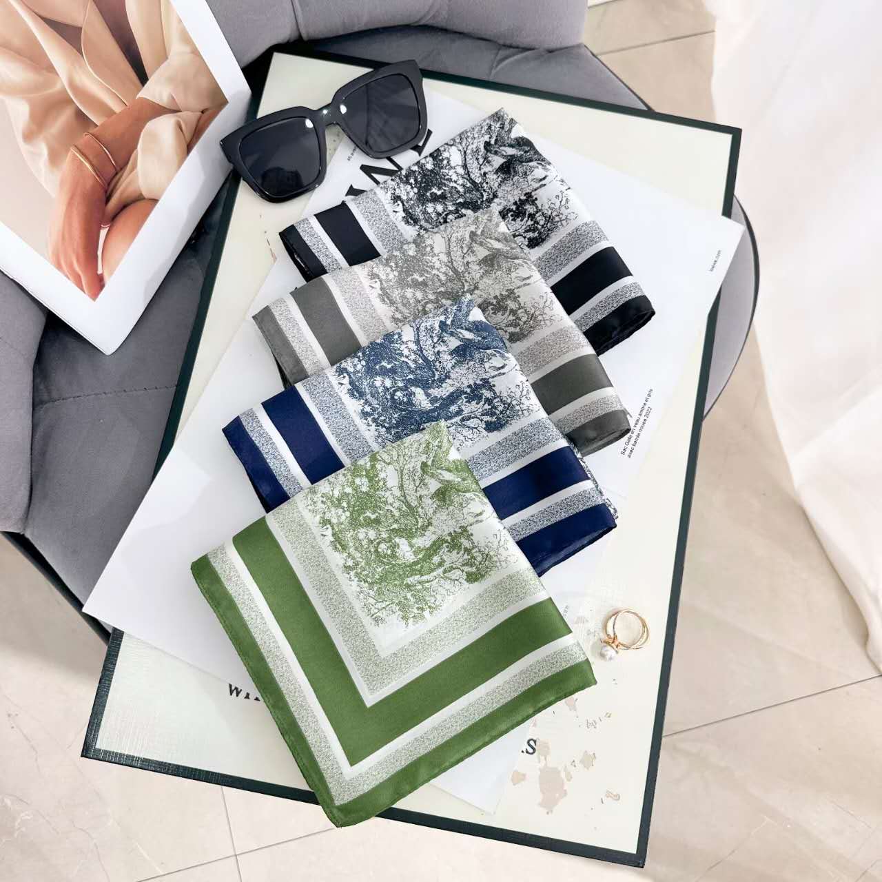 Foulard Carré touche soie 70cmx70cm (x12)#