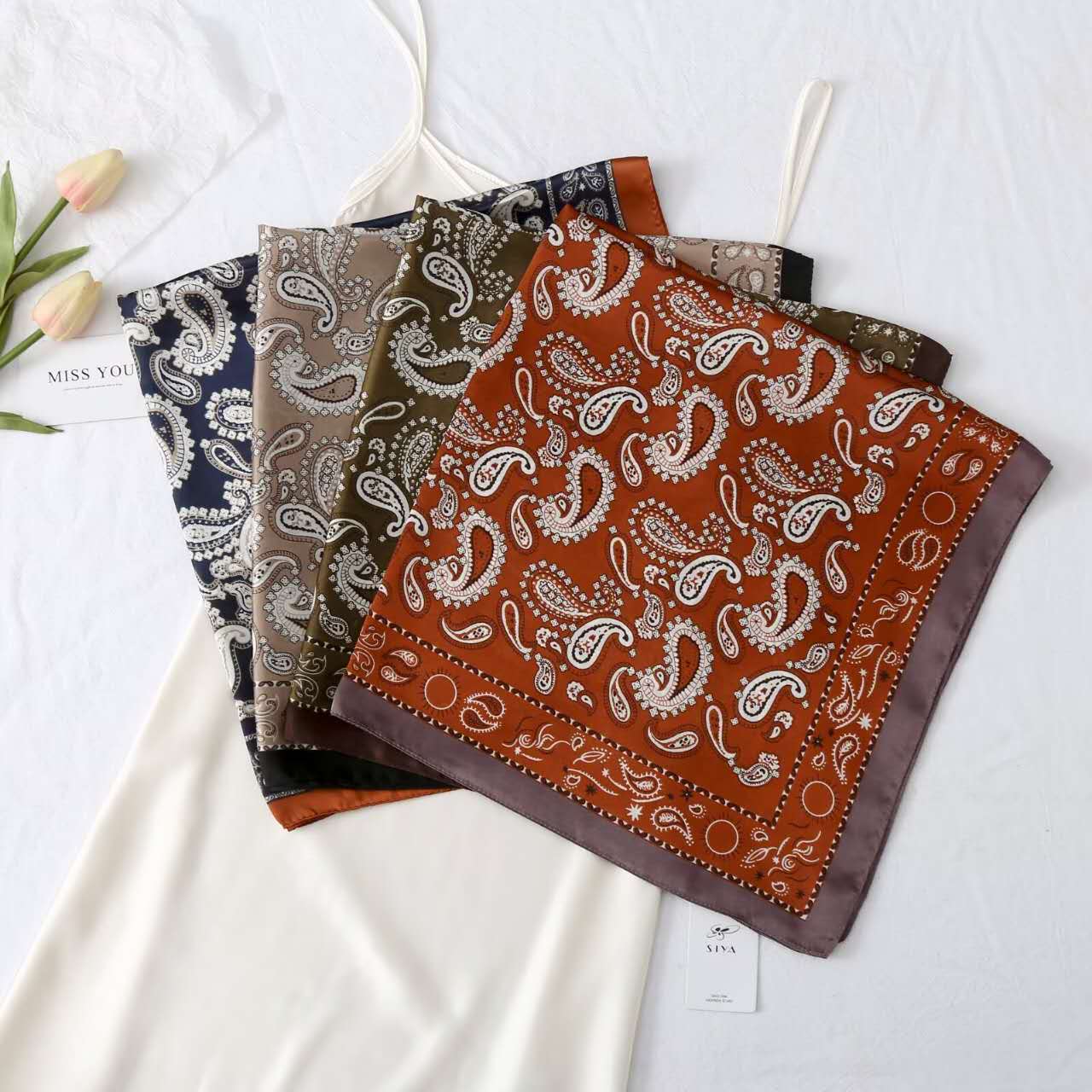 Foulard Carré touche soie 70cmx70cm (x12)#26