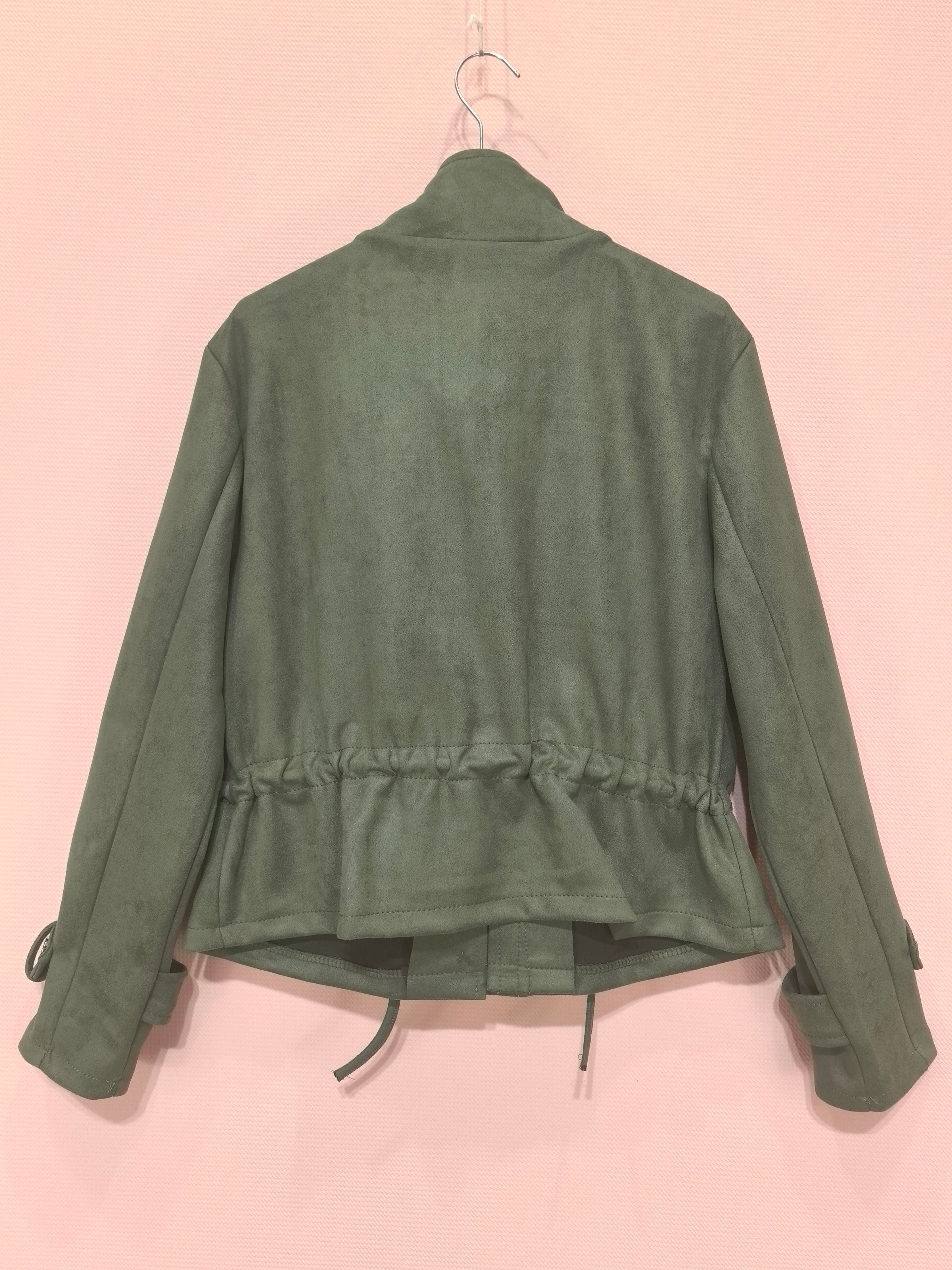 Veste courte en suédine avec poches à rabat(x6)