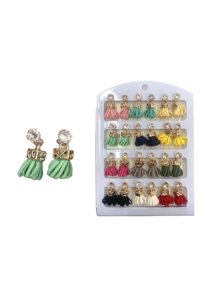 LOT DE 12 - Boucles d'oreilles pendantes pompon fantaisie     0,62€/paire | Grossiste-pro